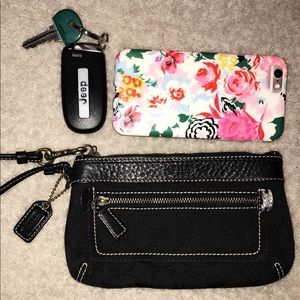 Coach Signature Black Wristlet